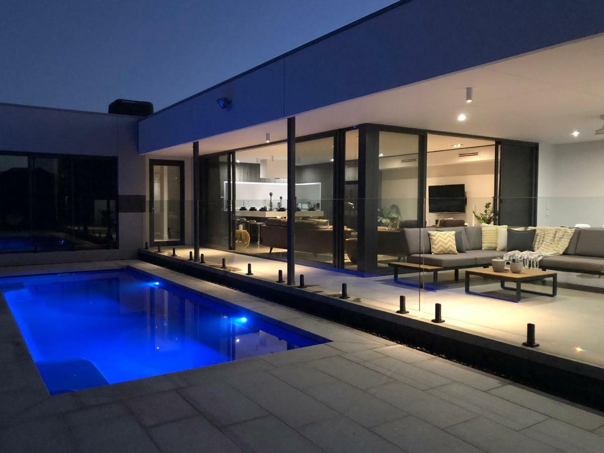The Sinatra Holiday House - Couples Retreat Мълуала Екстериор снимка