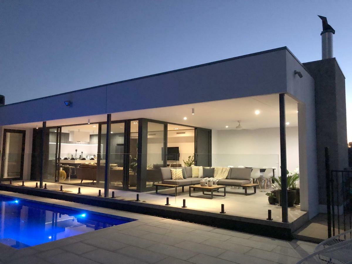 The Sinatra Holiday House - Couples Retreat Мълуала Екстериор снимка